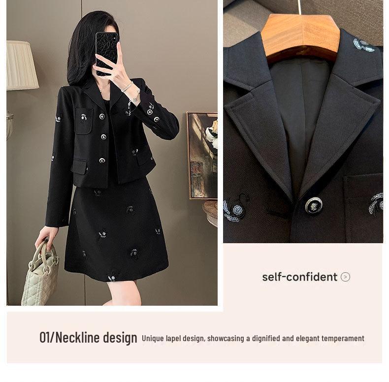 Ținută Elegantă de Toamnă Brodată: Set Rochie cu Vestă și Jachetă Modelatoare