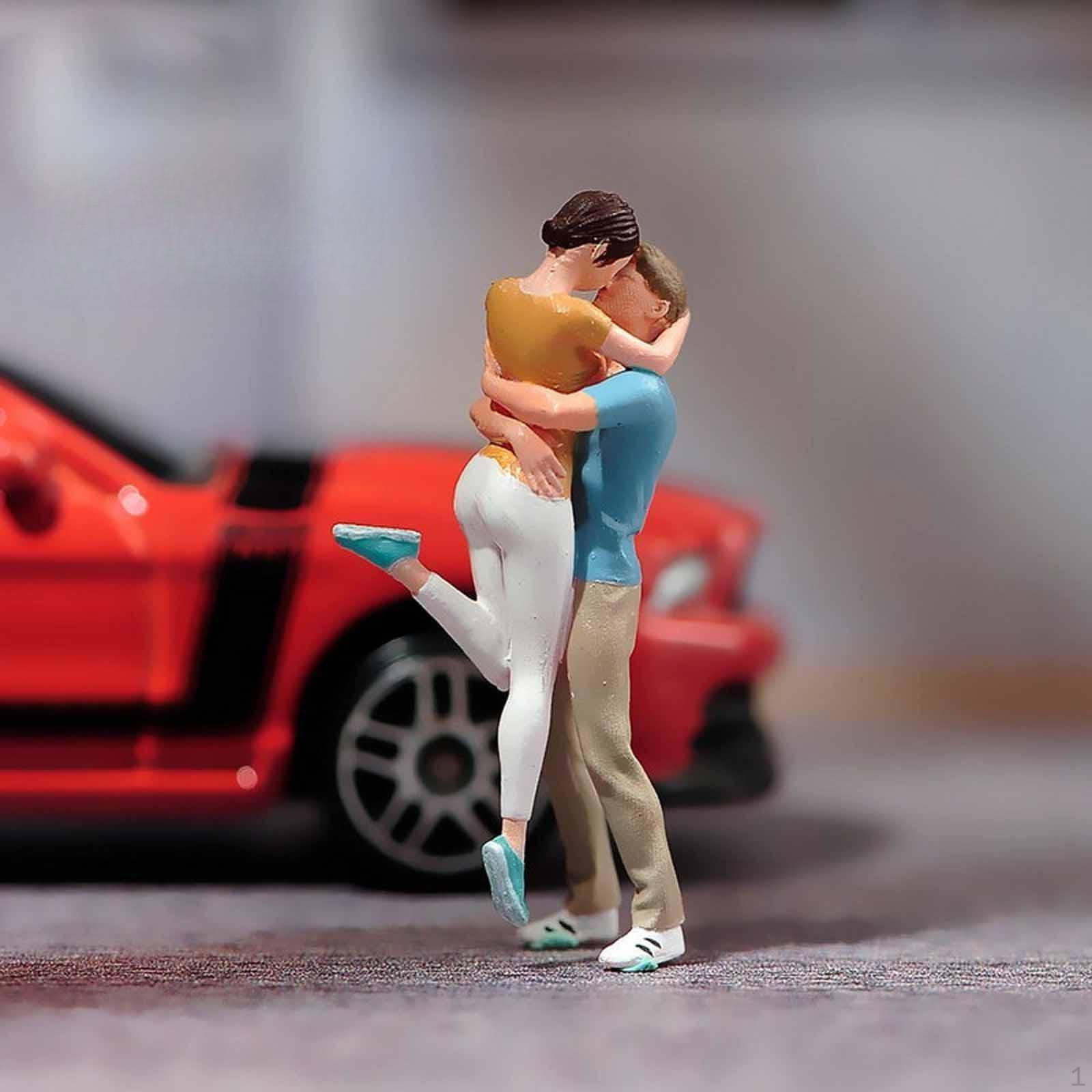 

Hand Painted Kiss Couple Figure Miniature People Figurine Sand Table Ornament Realistic Sweet Hug 1 64 Scale