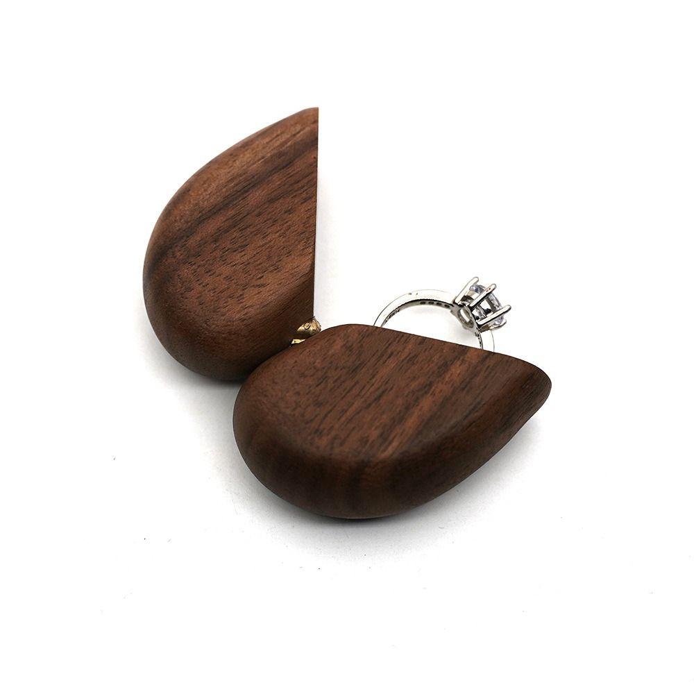 Heart Shaped Ring Storage Box Walnut Wooden Wedding Ring Case Retro Jewelry Display Box
