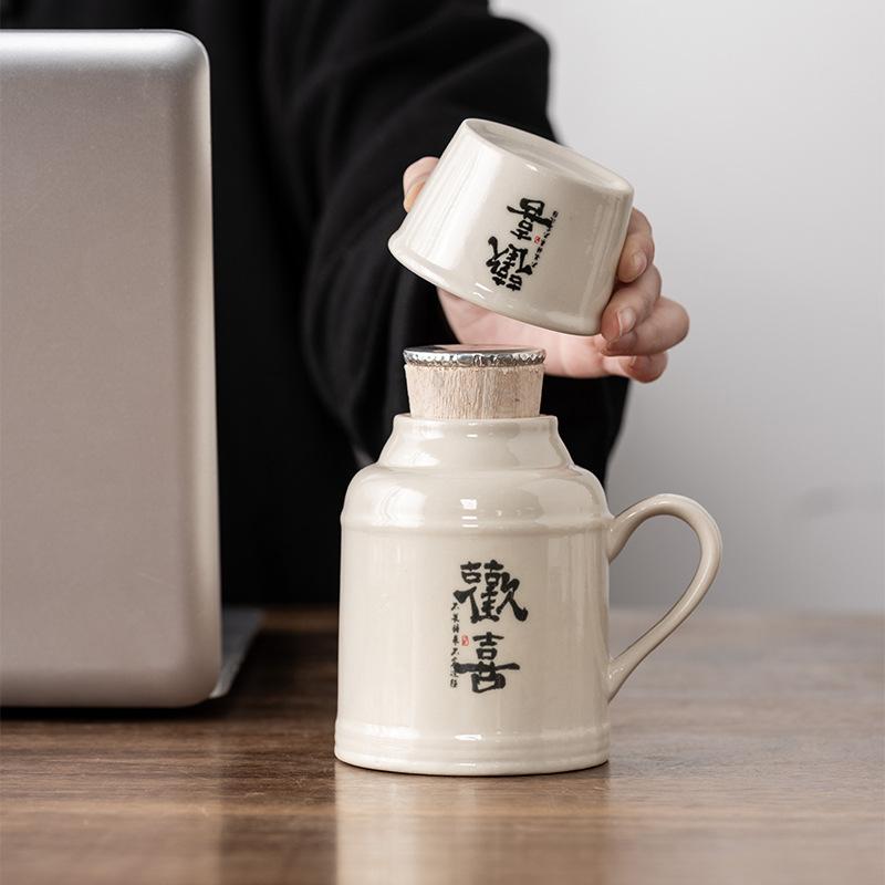 Hochwertige kleine Thermoskanne Tasse mit Deckel Keramik Schmor-Teetasse Chinesische Großraum-Thermosflasche Bürotasse mit Henkel