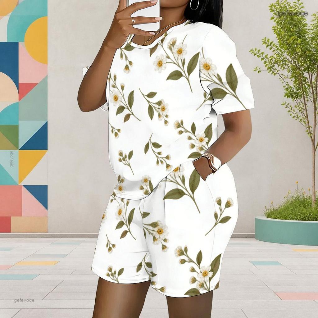 Women Plus Size White Floral Printed Round Neck Short Sleeve Top And Pocket Shorts Two Piece Set
