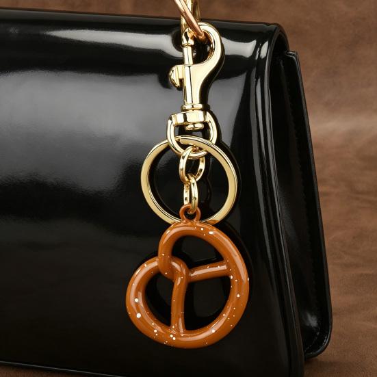 Keychain Pendant Realistic Caramel Bread Design Car Key Holder with Alloy Lobster Clasp Scratch-Resistant Decorative Bag Charm