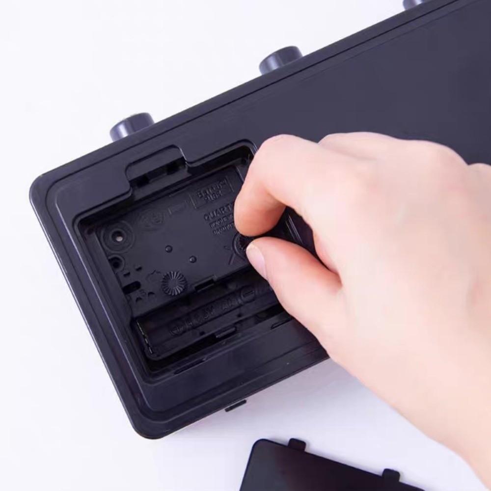 Vintage Mechanical Alarm Clock Electronic Table Clock Manual Page-flipping Calendar Clock  School