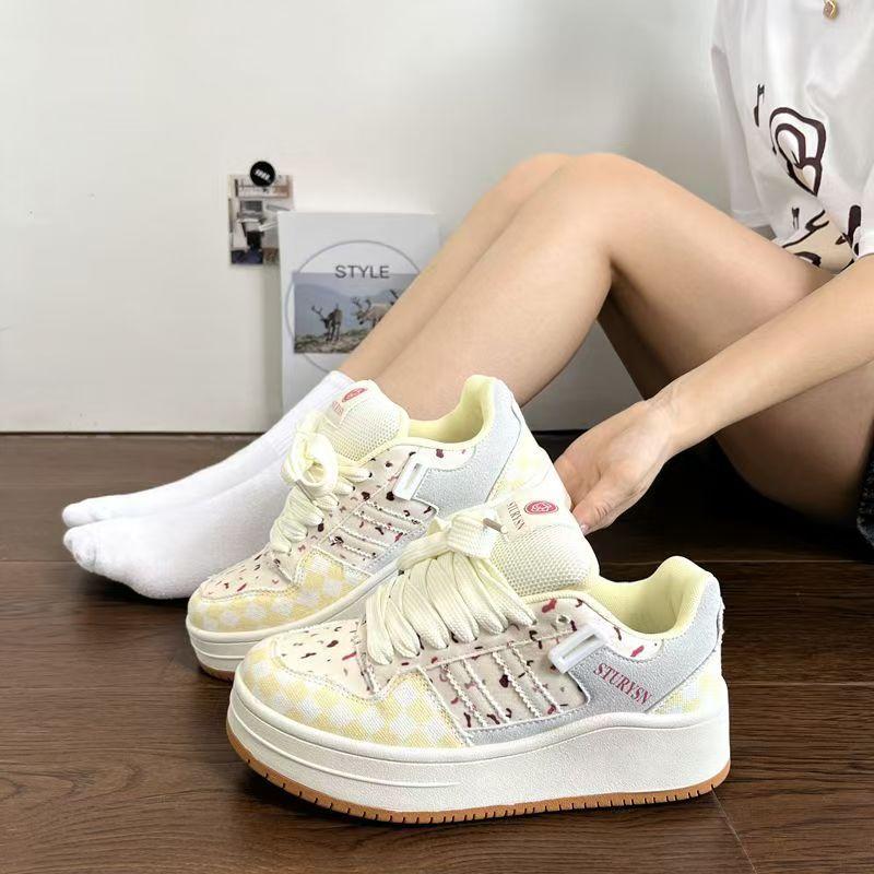 Hong Kong style niche platform couple board shoes women's ins tide 2025 autumn new student versatile sports board shoes Korean version