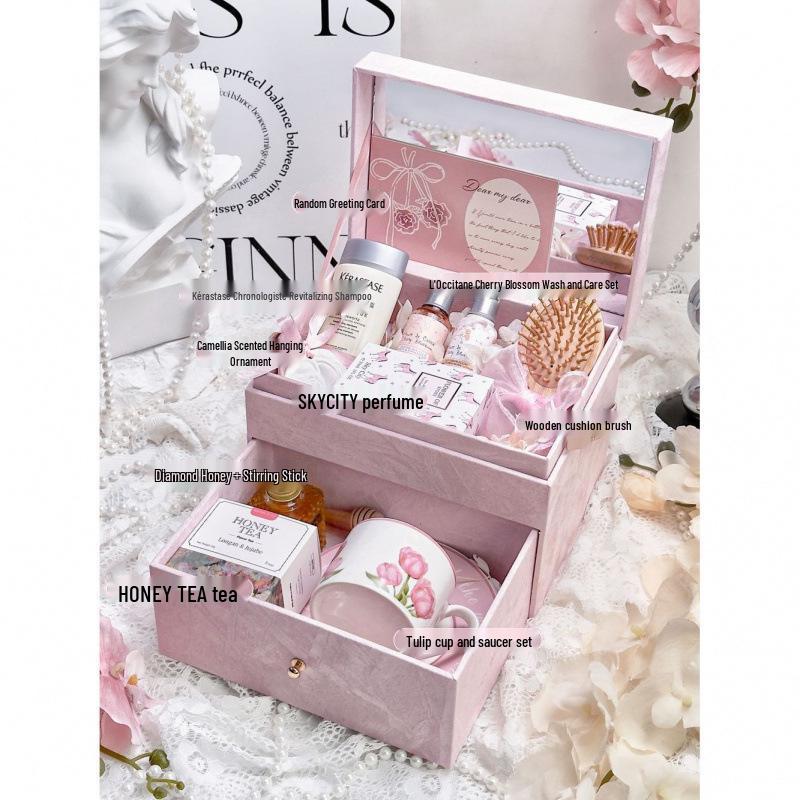 Elegant Bridesmaid Souvenir: Luxurious & Practical Gift Box for Your Best Friend - Perfect for Nurse's Day or As a Thank You Women's Gift.