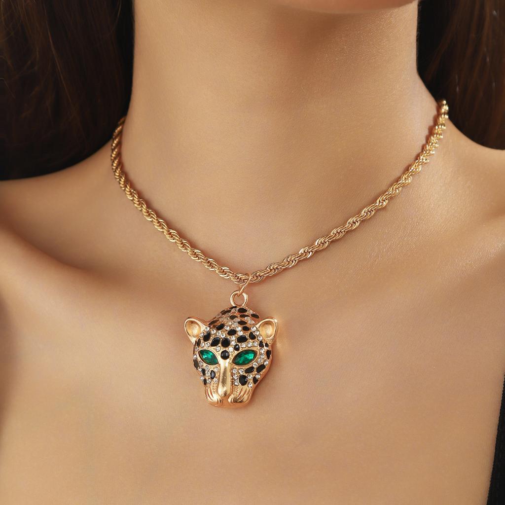 Pendente Lucido Leopardo Ghepardo Intarsiato con Acqua Stile Punk Creativo Testa di Leopardo Collana