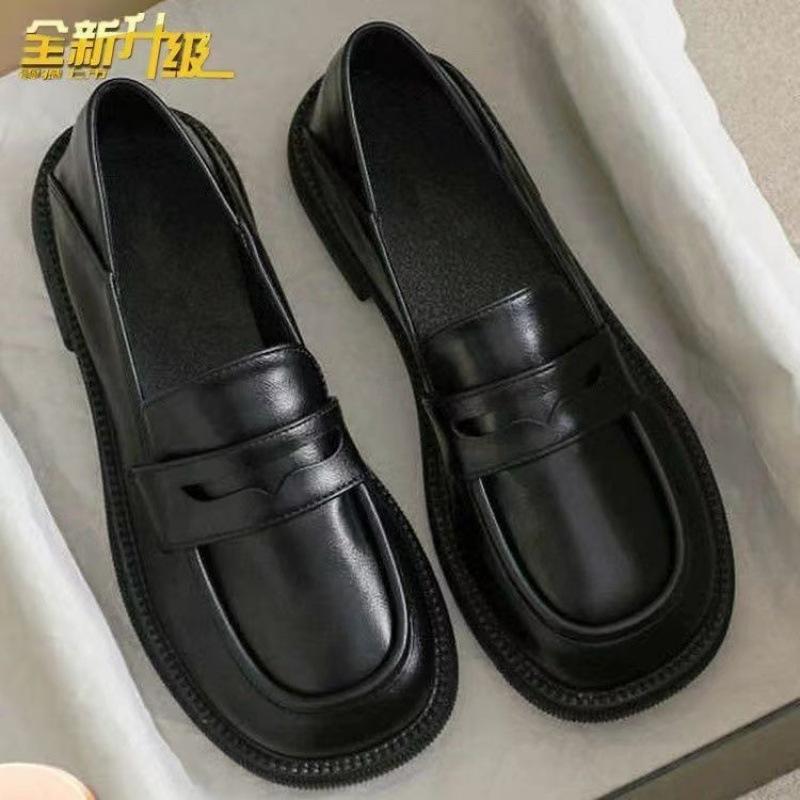

- Large size women s shoes soft leather versatile small leather shoes spring and summer new style single shoes 666