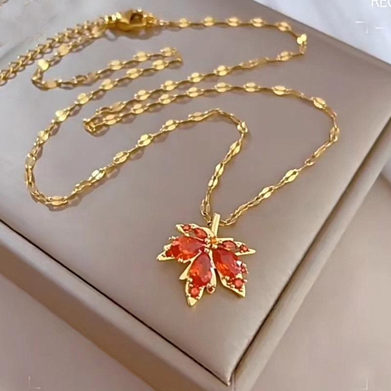 Non-Fading Luxury Maple Leaf Butterfly Clavicle Necklace