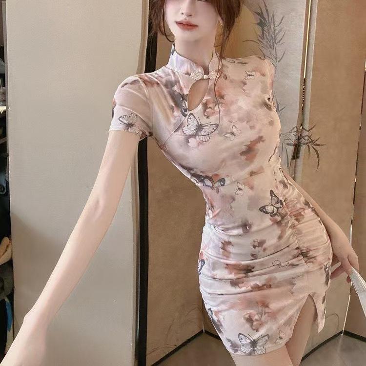 Spicy Girl Style Chinese Slit Qipao: Waist-Cinching, Hip-Hugging Pleated Dress with Frog Button for Summer