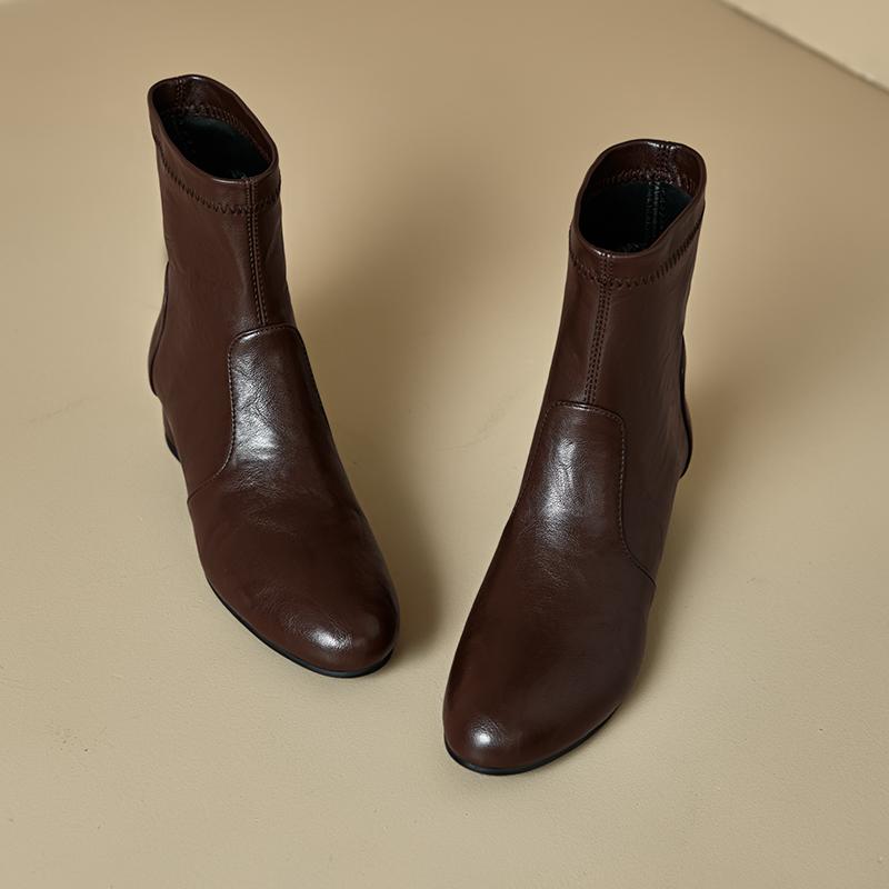 Women's Low-heeled Short Boots Autumn and Winter New Comfortable and Versatile Solid-color Thick-heeled Large-size Simple Short Boots