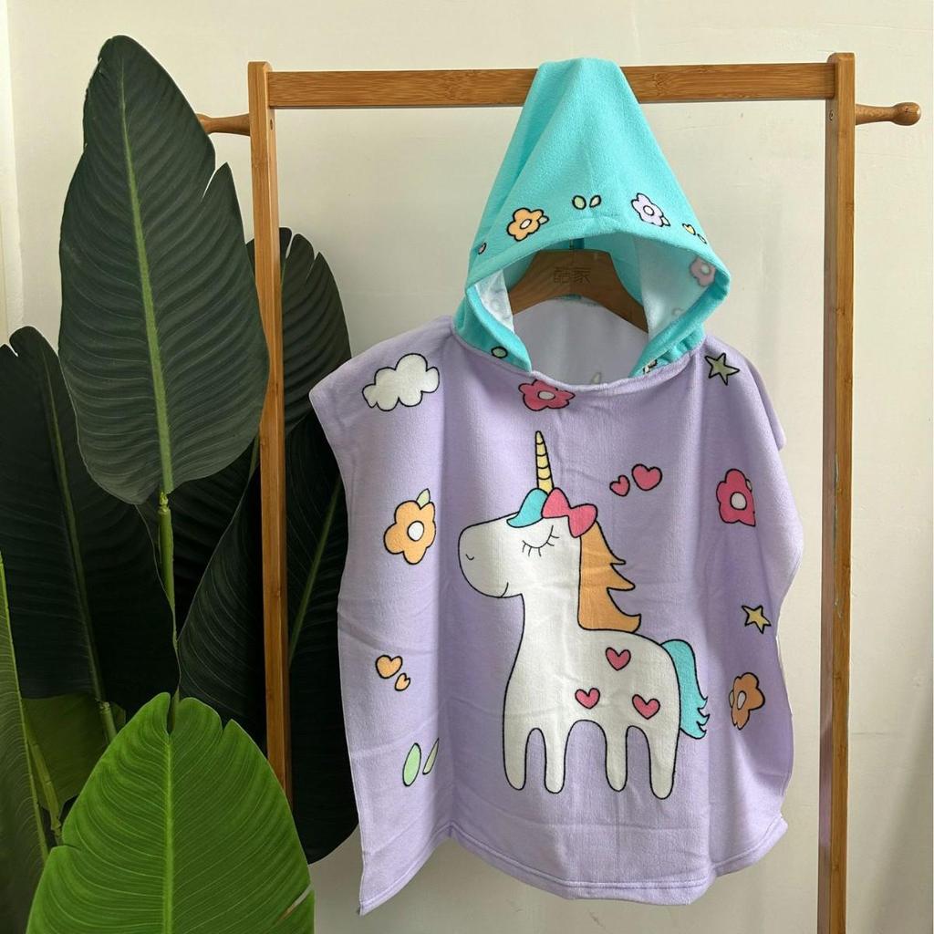 Children's Hooded Bath Towel: Antibacterial, Quick-Drying, Wearable Cloak for Bath or Beach.