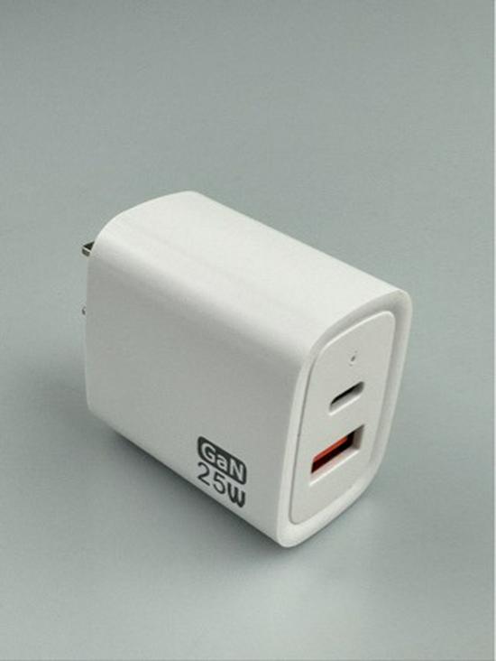 25W GaN Fast Charger Set for iPhone 16 Pro Max