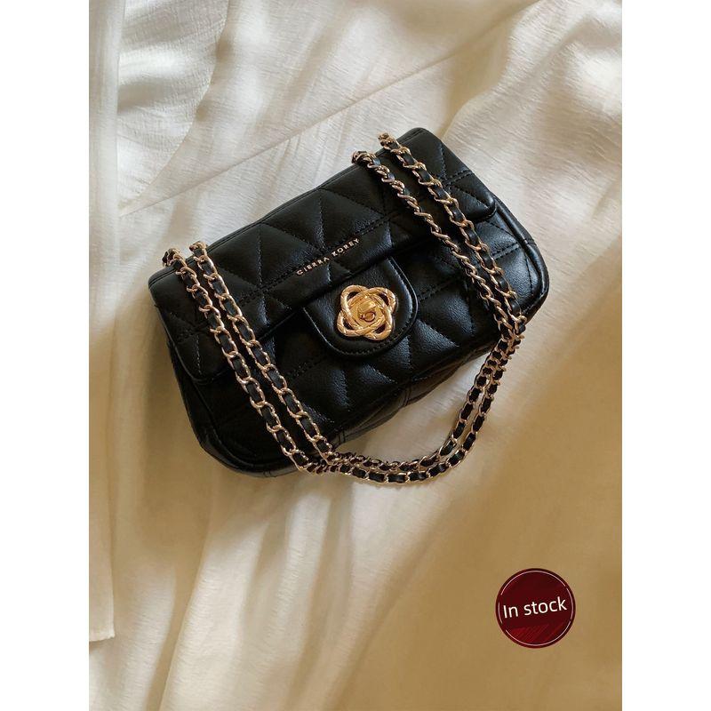 

Bag Female Cierra Black Quilted Shoulder Chain