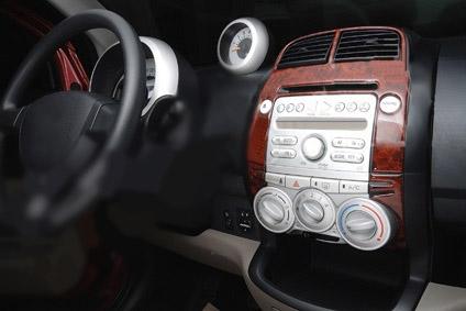 

Накладки на панель Карбон для Daihatsu Sirion 2005- гг