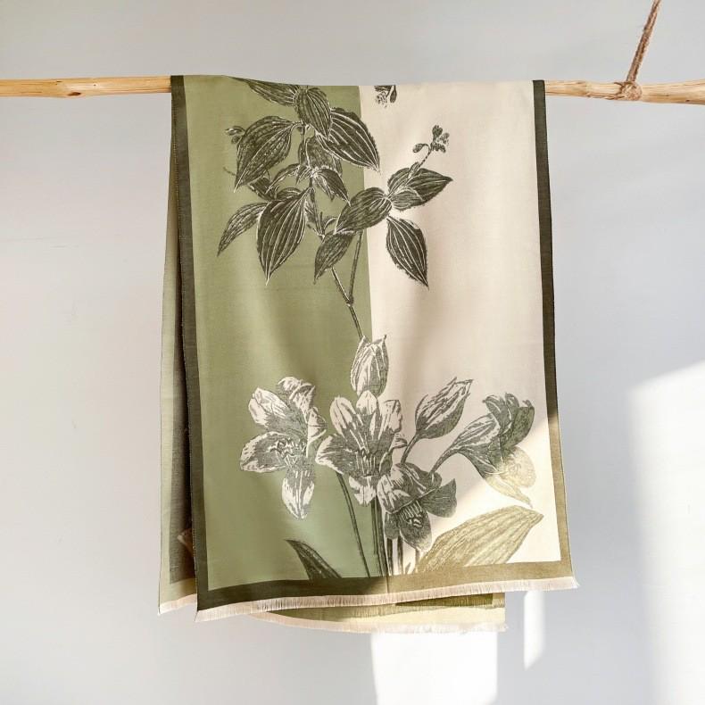 400g Retro Ethnic Bluebird Scarf: Women's Winter Warm Neck Warmer, High-End Imitation Cashmere Shawl.