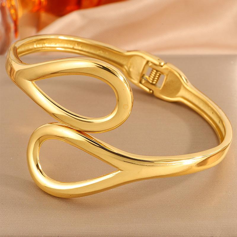 Women's Simple Fashion Hollow Embrace Elastic Open Texture Jewelry Bracelet