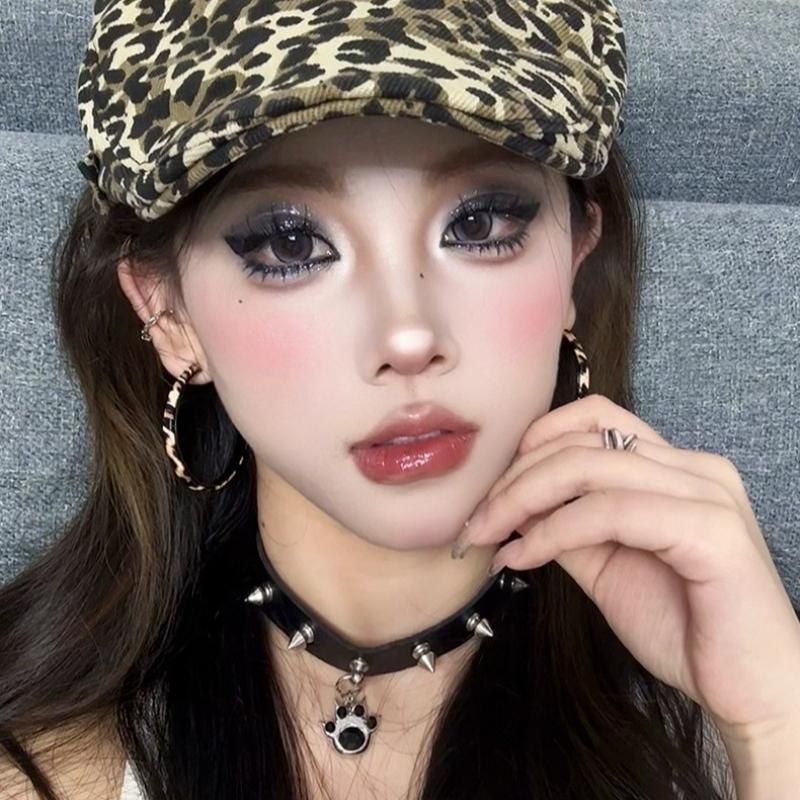 Subculture Punk Leather Cat Paw Chokers Black Vintage Studs Pendant Necklace Versatile Adjustable Collar Choker for Cosplay