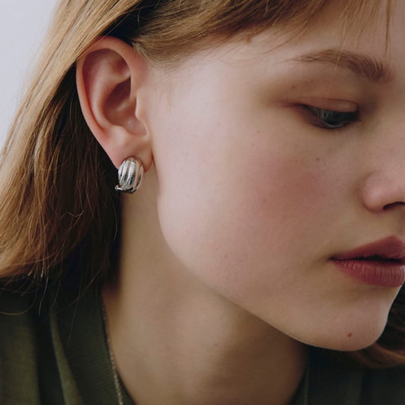 

VINTAGE HOLLYWOOD Cozy Wave Earrings_VH2579EA001M Gold