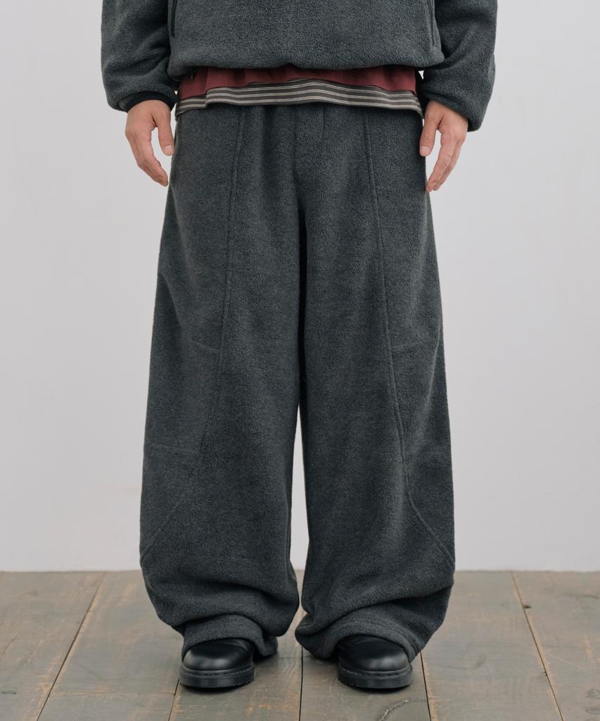 KIIMUIR Curved Line Fleece Pants_Charcoal