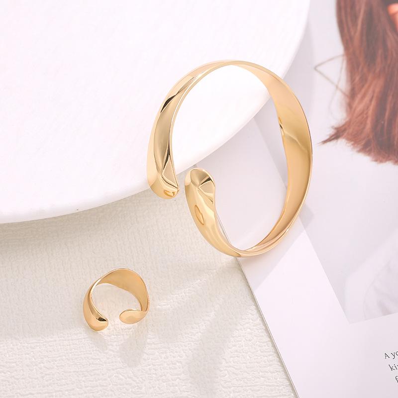 Glossy bracelet, ring set, personalized opening adjustment, curved design, bracelet, versatile women's jewelry.