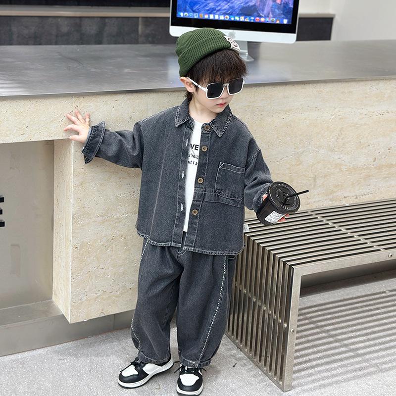 

Крутой джинсовый комплект для мальчиков из двух предметов - Коллекция детской одежды Осень 2025 110 cm чёрный