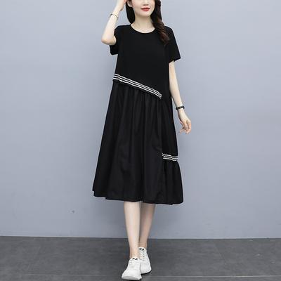 Abito corto a maniche corte a trapezio, a copertura della carne, di media e lunga lunghezza, sopra il ginocchio, gonna a T-shirt a righe casual larga, taglia grande, ingrassata.