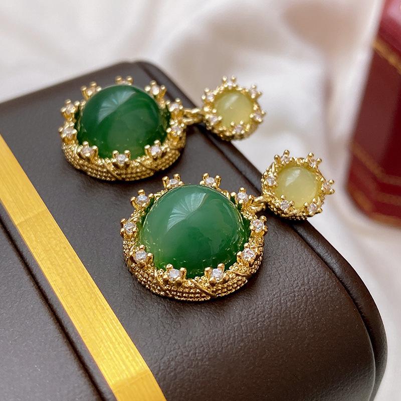 Silver Needle Zircon Earrings Retro Light Luxury Court Style Stud Earrings Niche High-end Earrings
