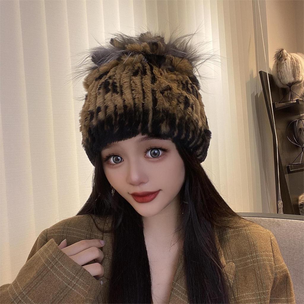 New Women's Fashion Hat - Thickened Warm and Ear-protecting