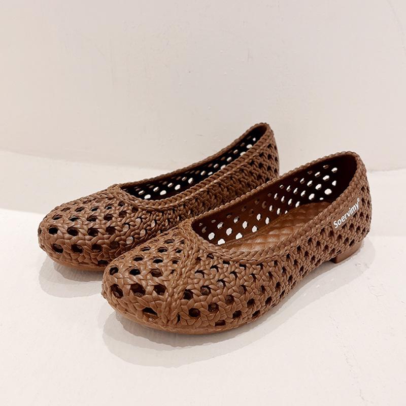 

2024 Women s Fashionable Hollow Cut-Out Flat Sandals – Comfortable Soft Sole for Outdoor and Work. 35