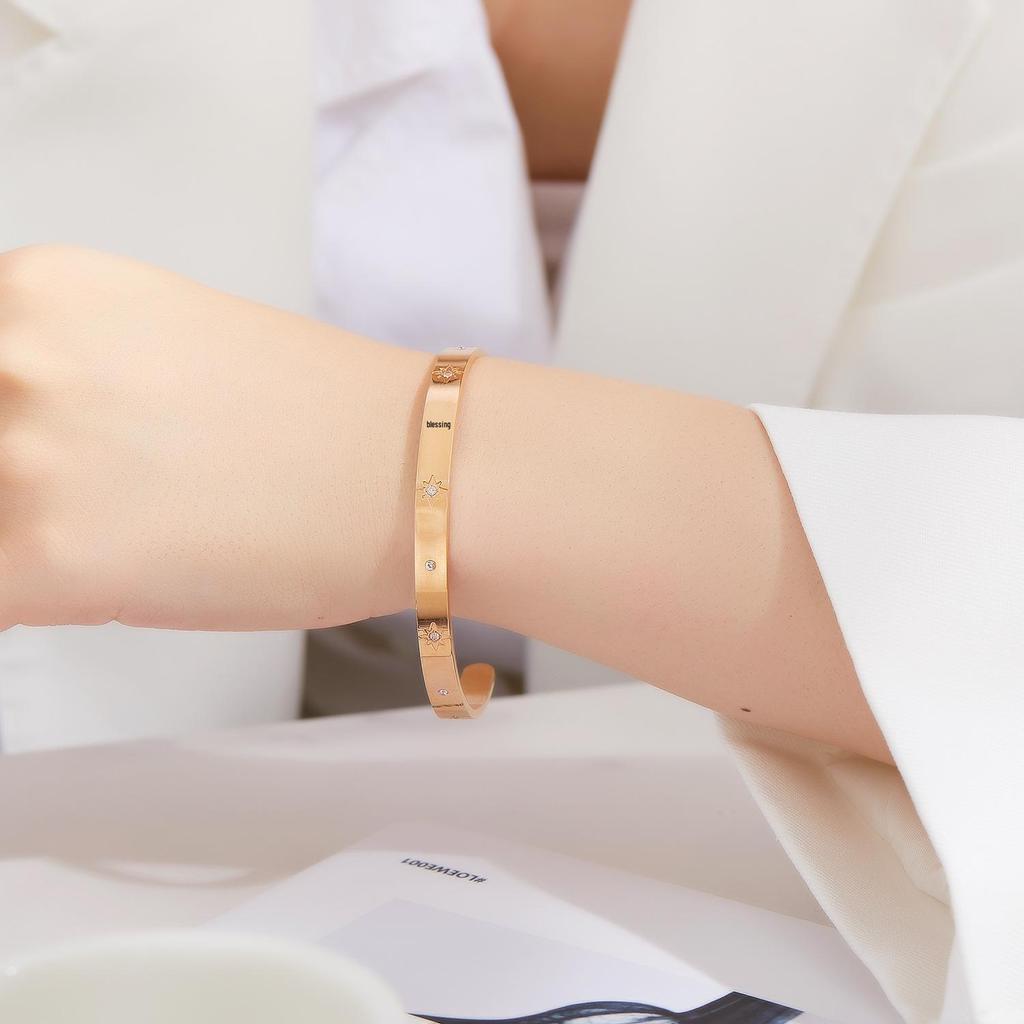 European High-End Retro Titanium Steel Starry Zirconia Bracelet for Women