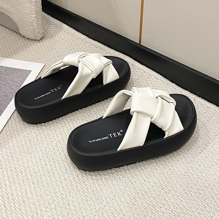 Stepping On Shit Feels Cool Slippers Women's Summer Wear 2025 New Thick-soled Leisure Internet Celebrities Super Fire Pregnant Women Beach Sandals