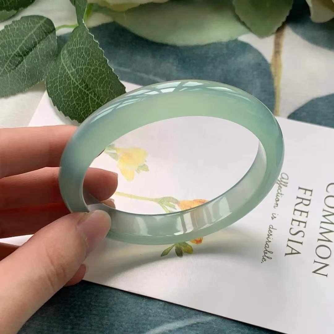 

Браслет из натурального ледяного халцедона с масляно-голубым оттенком, модный браслет с изумрудом, женский подарок 56MM