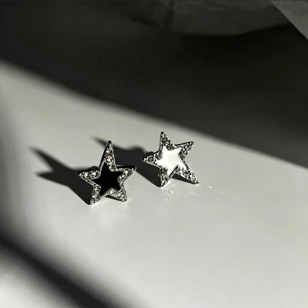 Y2K Jewelry Pentagram Star Stud Earrings for Women Girl New Gothic Punk Design Asymmetry Star Zircon Earrings Daily Party Gift