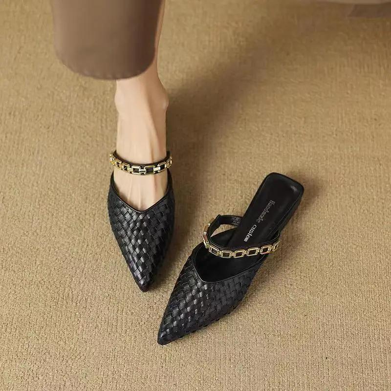Hot Sale Summer New Style Luxury Pointed Toe Flats Heel Casual Pure Color Outdoor Wearable Half Slip On Sandals Fashion Slippers