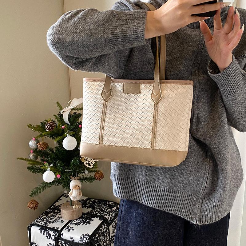 Bags Women's Fashion Shoulder Big Bag Winter 2025 Niche Work Commuter Large Capacity New Trendy Women's Bag Tote Bag