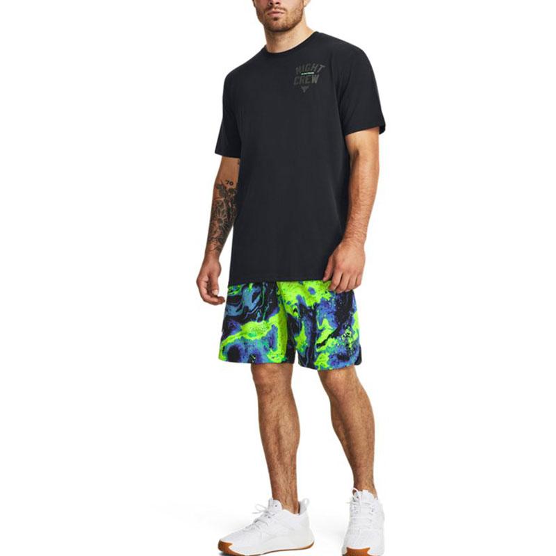 Under Armour T-shirt sportiva girocollo da uomo Johnson Series con stampa Night Letter, top nero 1379751-001