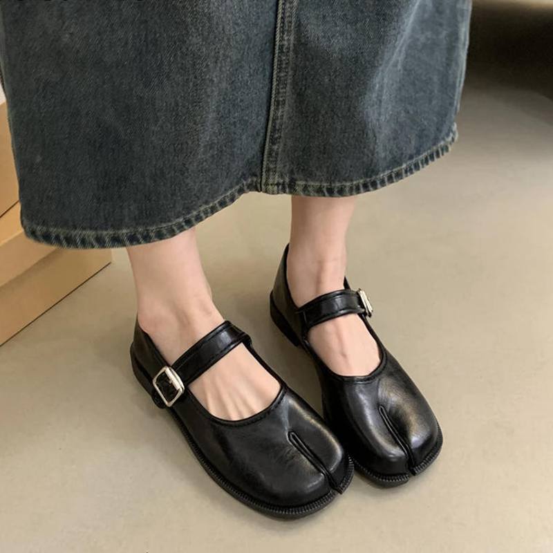 Women s Split-Toe Mary Jane Shoes Fashion Split Toe Flat Heel Laofer Shoes Shallow Soft Leather Casual Outdoor Mary Jane Shoes 41 2890₽