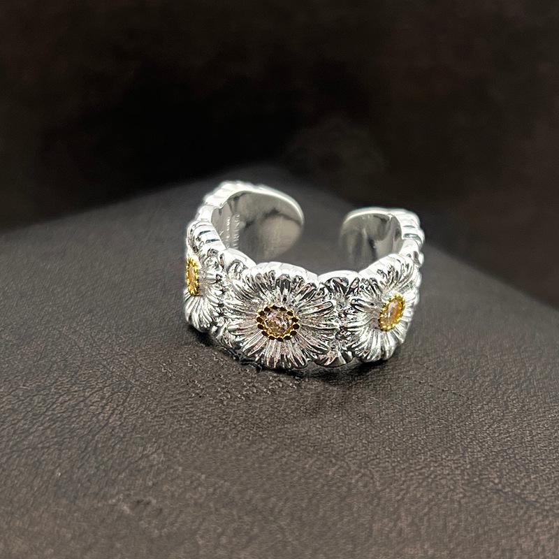 2025 Retro Daisy Gardenia Women s Open Ring - Minimalist Flower Design with Diamonds Adjustable Open
