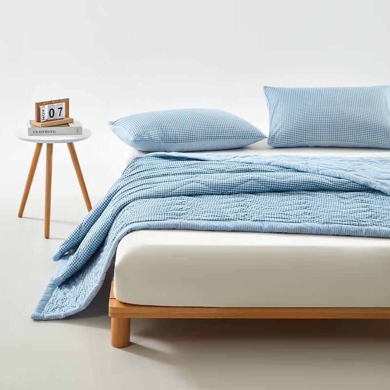 Muji Simple Grid Summer Quilt