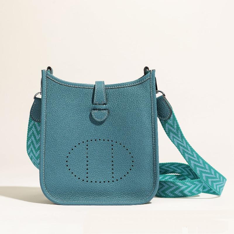 Neue hochwertige Evelyn Bucket Bag Mini TOGO aus Rindsleder mit oberer Schicht und einer Schulterpartie für Damen