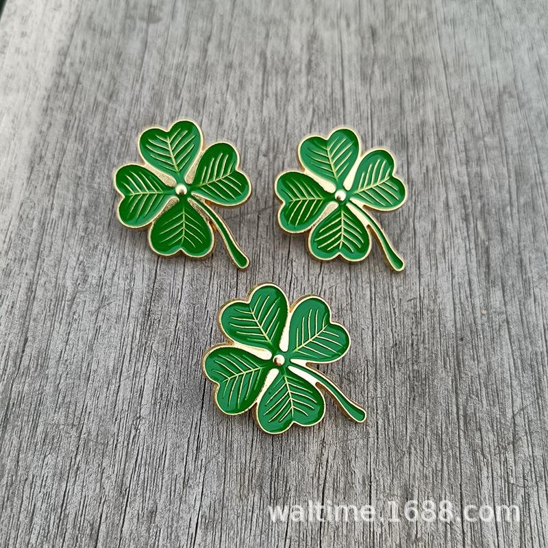 Lucky Four-leaf Clover Badges Must Pass Every Exam Brooch Best Friend Accessories Student Graduation Season Gift Ins Japanese and Korean Badges