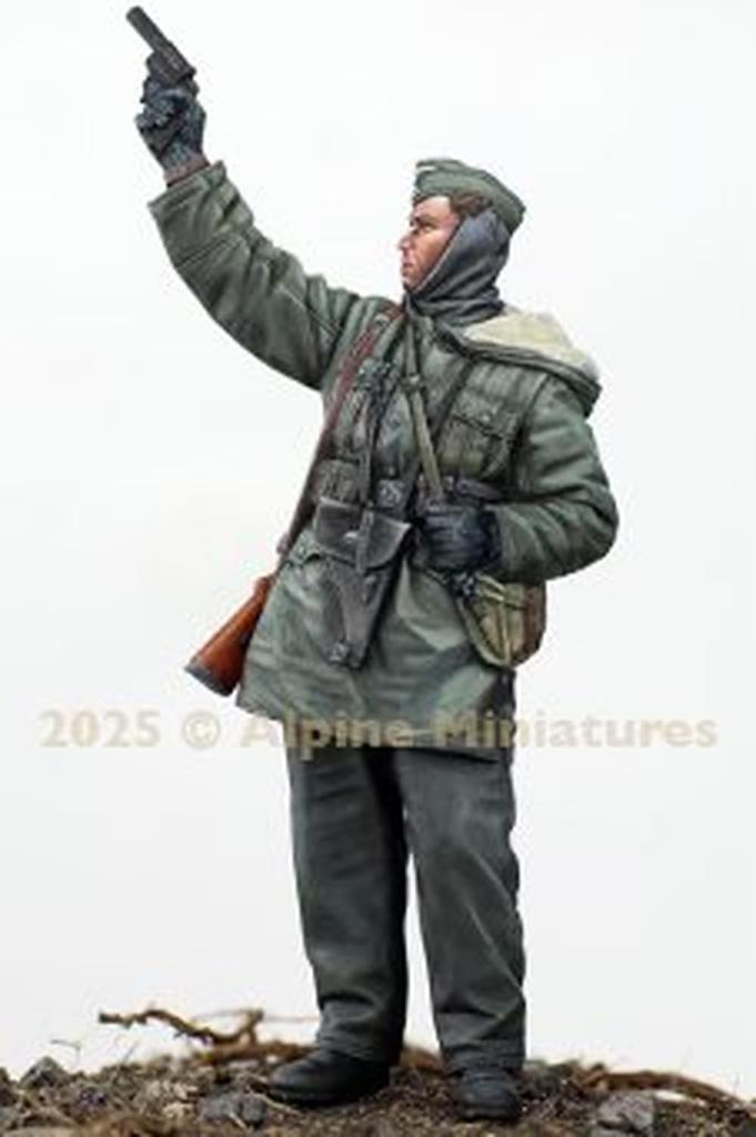 Alpine Miniatures 1/35 WWII German Waffen-SS Panzergrenadier Firing a Flare Pistol Resin Kit AM35324 (Person)
