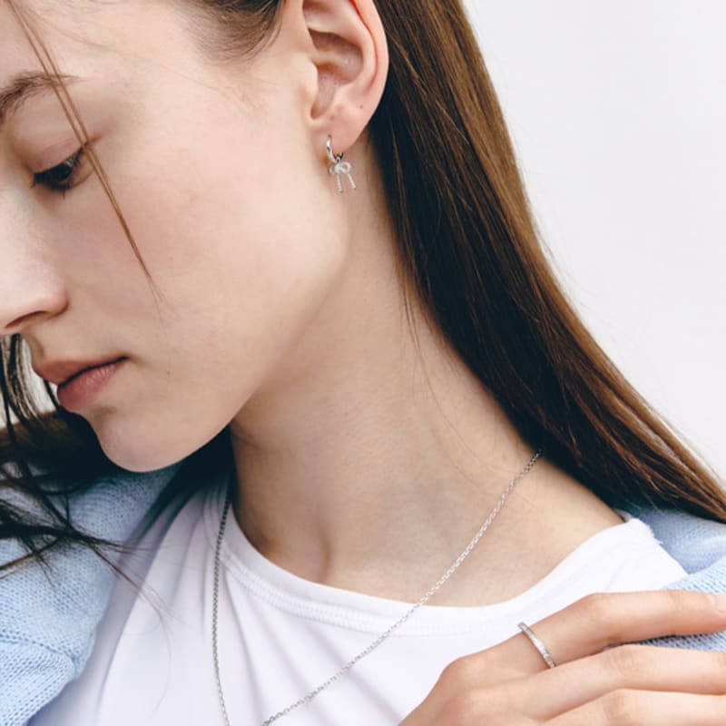 By Hyeres [925 Silver] Ribbon Twist One Touch Earrings (Silver) BH6E39653W9XXX