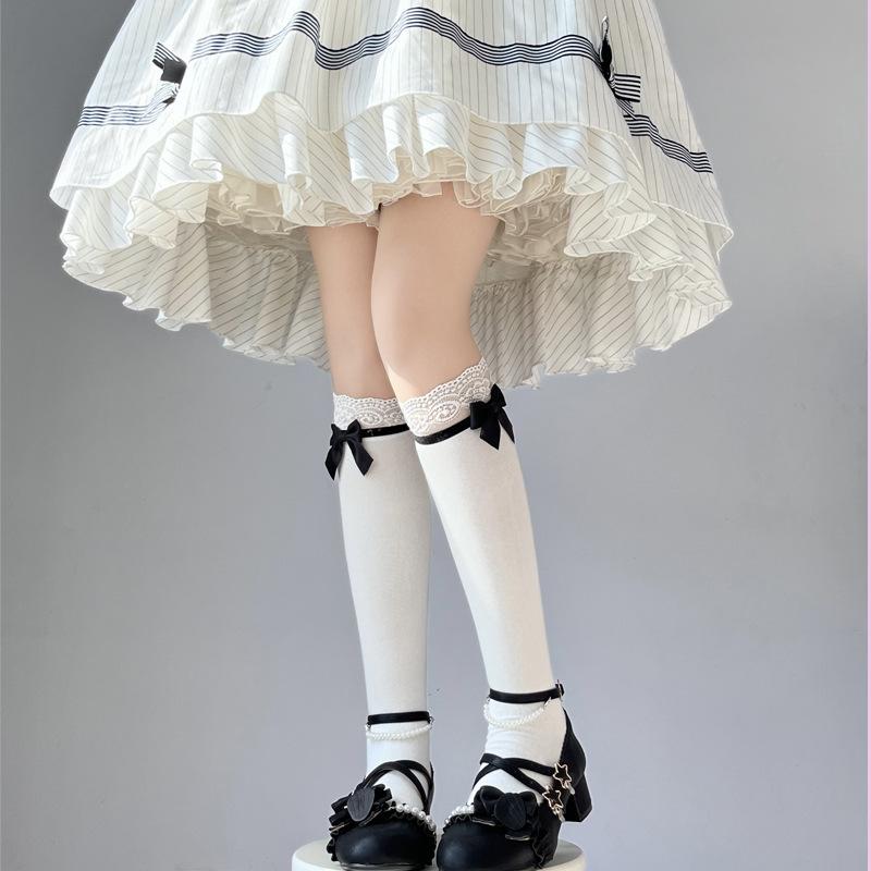 Japanese-style Lolita black bow knee-high socks for women with white lace jk Flattering lace trim for the legs