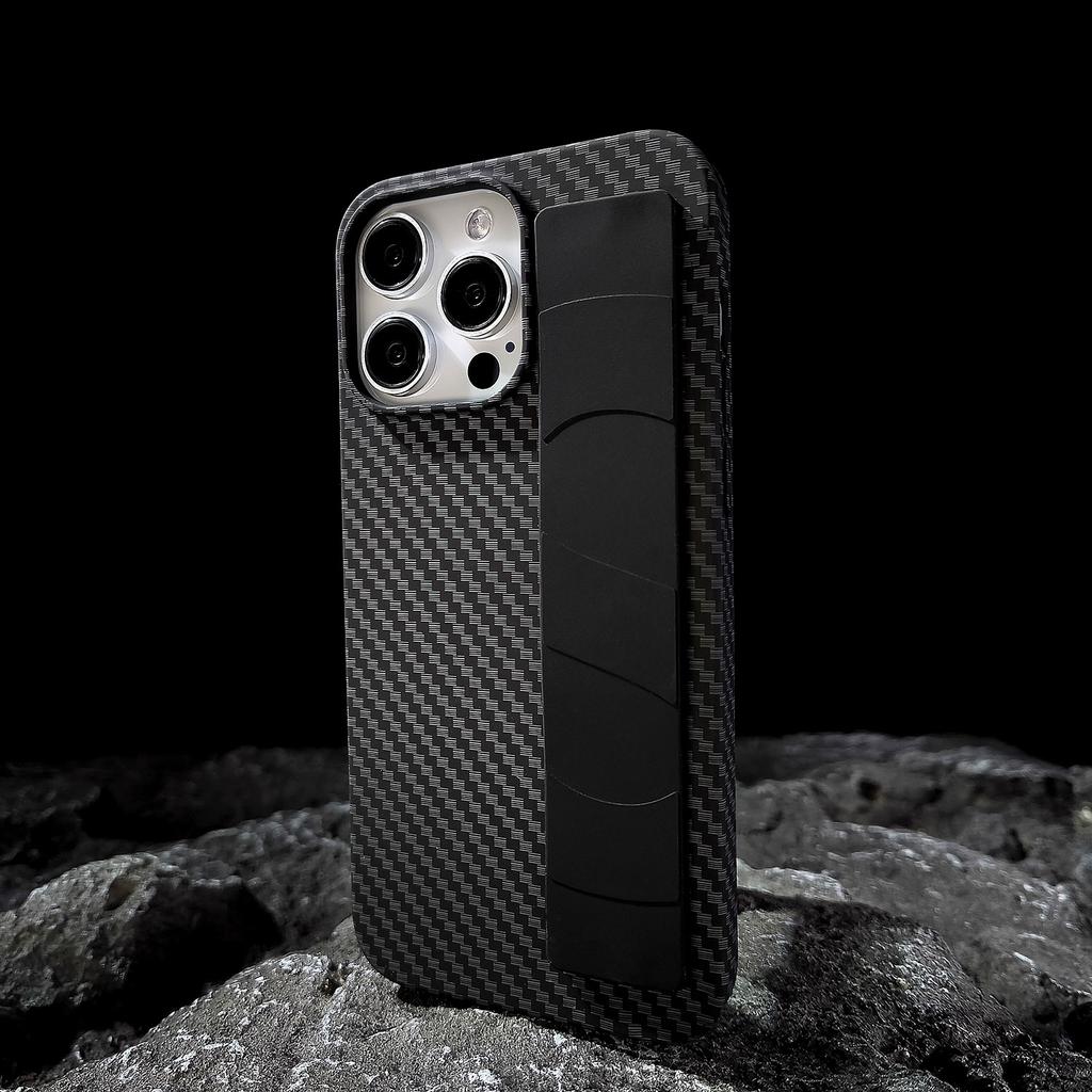 Applicable To Apple 16Pro Silicone Wristband Mobile Phone Case Carbon Fiber 15Max Anti-Drop 14 Mobile Phone Protective Case 13