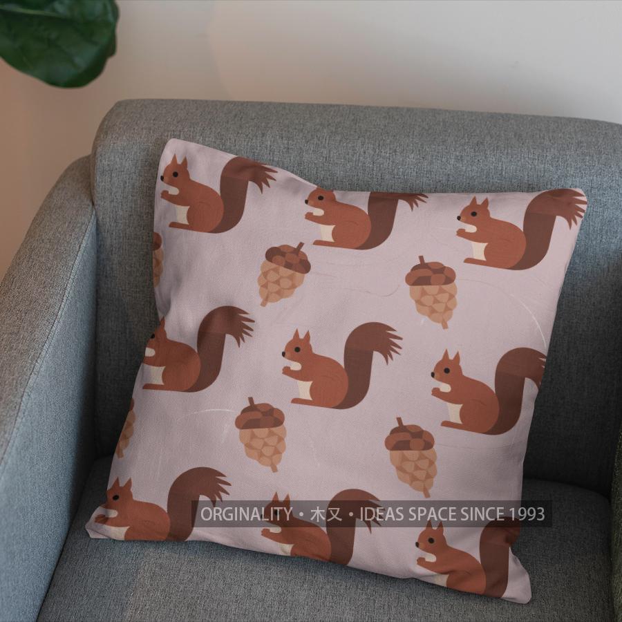 2D Golden Phoenix With Gem-Embellished Feathers Pillow Cover Pattern Cushion Cover Suitable For Sofa Bedroom Car Pillow Cover