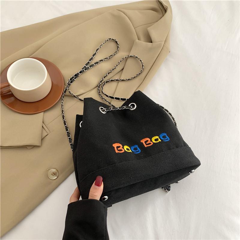 2025 новая модная цепочка однотонная вышивка букв повседневный простой вместительный рюкзак сумка через плечо женская