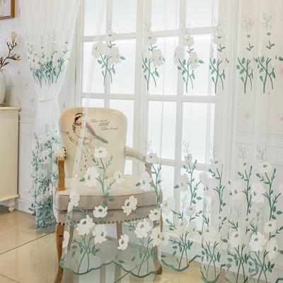 Κουρτίνες και τούλια