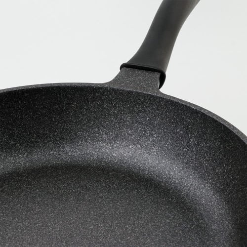LIV PLUS 26cm Frying Pan, Gas Stove Only, Lightweight, Black, NM-382