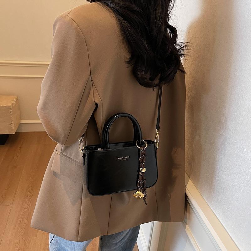 Popular Fashion Retro Hand Shoulder Bag New Simple Casual Shoulder Oblique Span Small Square Bag